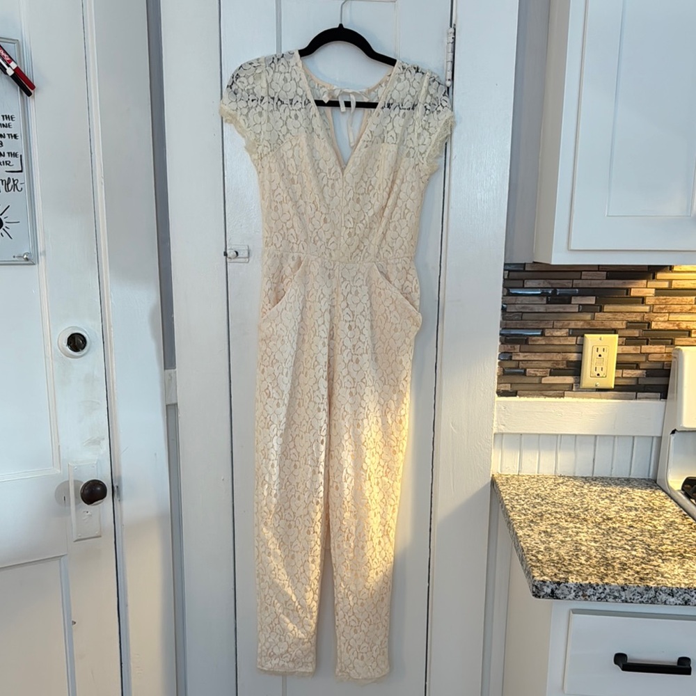Elegant Lace Jumpsuit in Cream